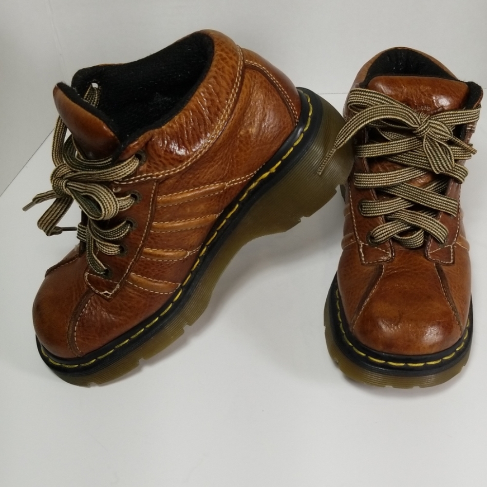 Dr. Martens 2C01 unsex ankle  lace-up boots